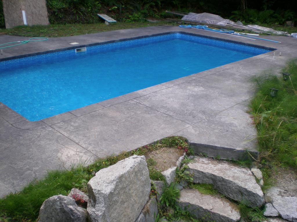Davis Brook Retreat Bed & Breakfast Sechelt Exterior photo
