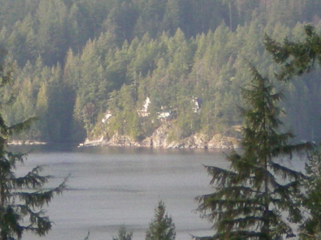 Davis Brook Retreat Bed & Breakfast Sechelt Exterior photo